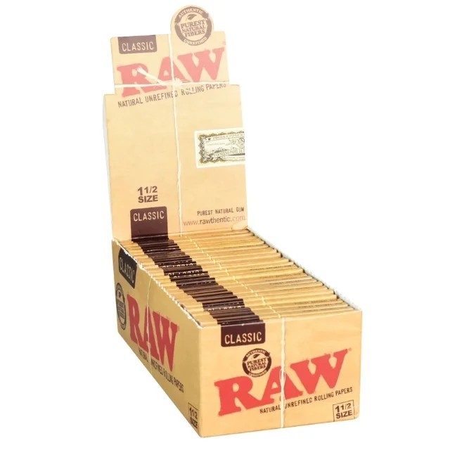 Raw - Classic 1 1/2 Rolling Papers 24